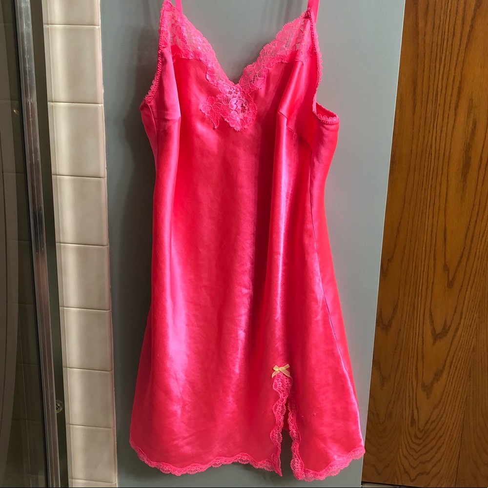 VS Hot Pink Slip